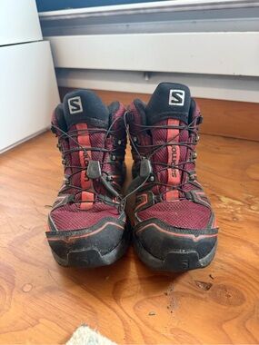 Salomon Trail Sneakers in Burgundy and Black